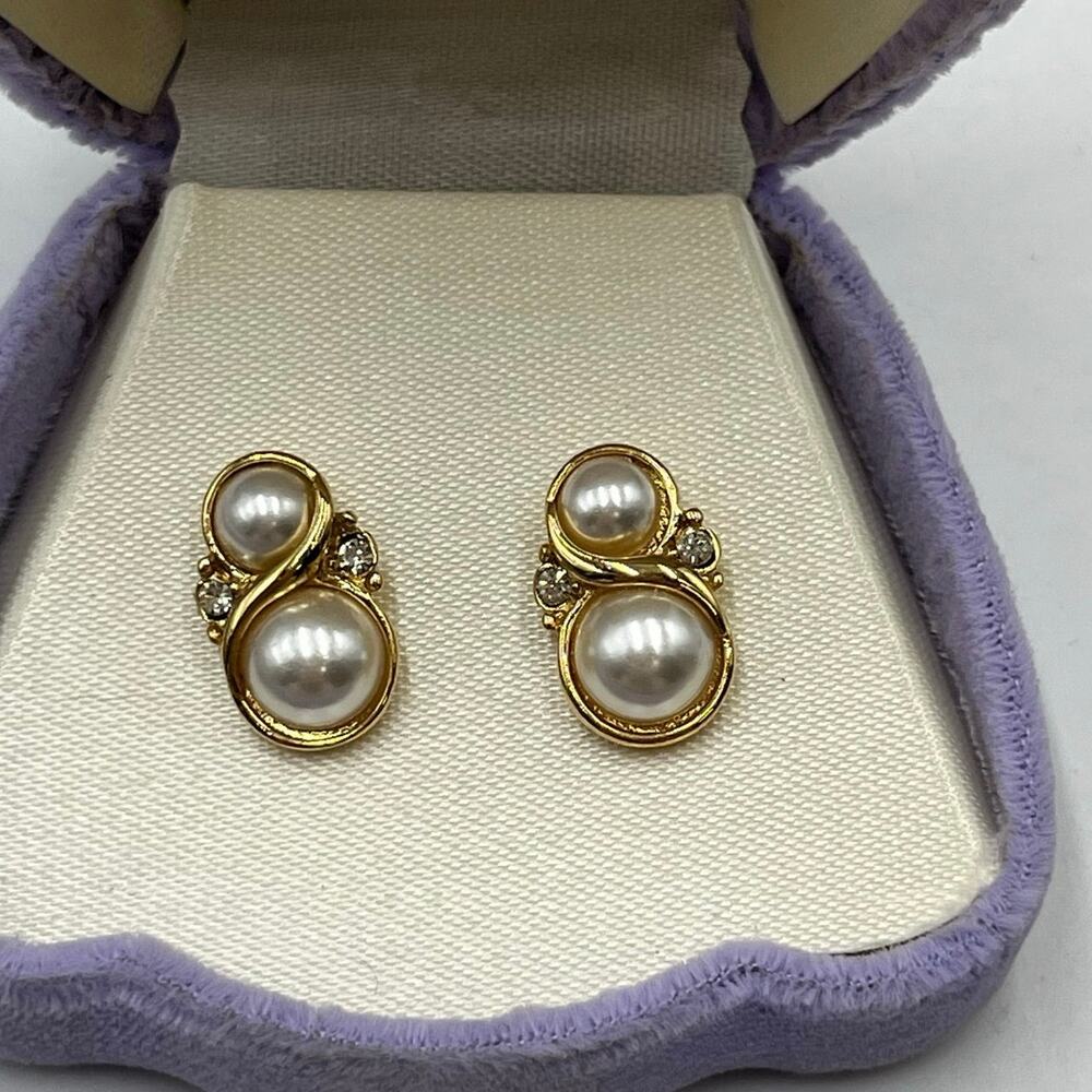 Richelieu Vintage White Faux
Pearl Gold Tone‎ CZ Gold Tone Earrings Gift